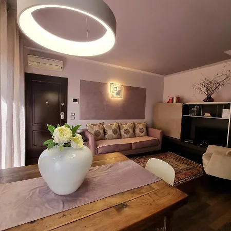 Apartment Pier House-by Goccia Di